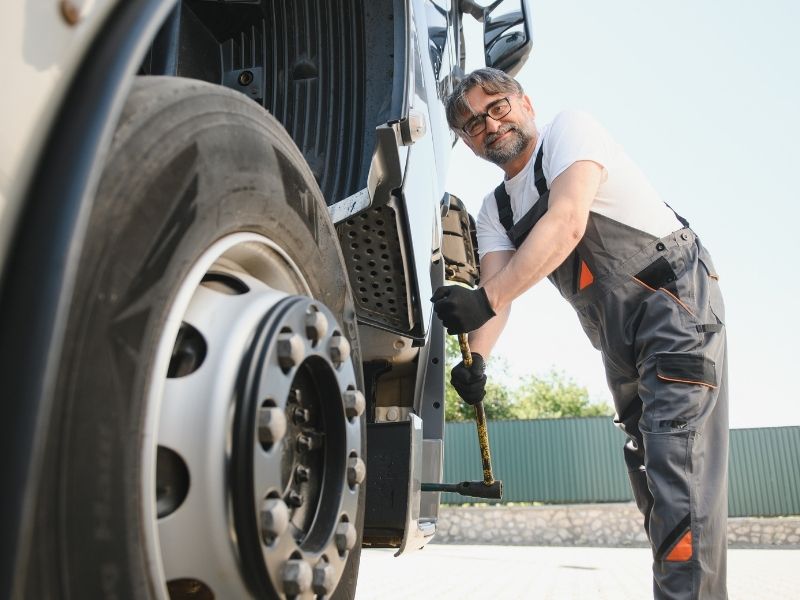 Long Hauls, Zero Surprises: Smart Tips to Prevent Breakdowns on the Road. Shersuca Road Service