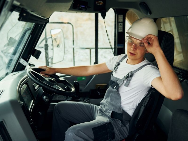 The Cost Benefits of Mobile Repair vs. Traditional Shop Services