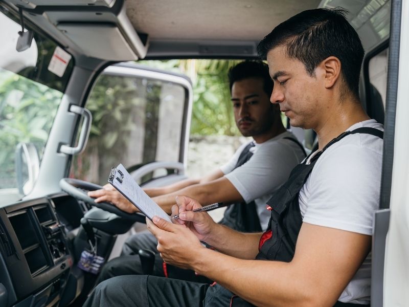 A fleet manager’s guide to Florida DOT inspections: Common violations to avoid. Shersuca Road Service - Mobile Truck, Trailer & RV Repair