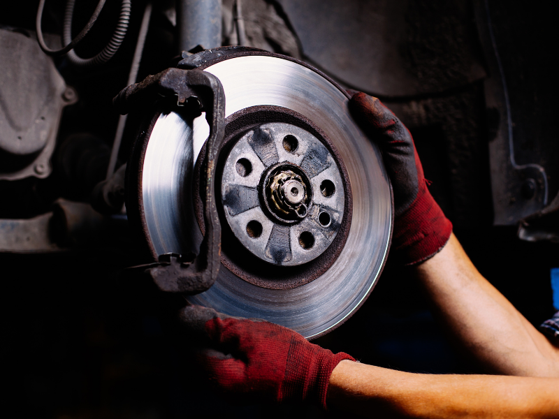 When to call mobile truck repair instead of a tow